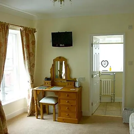 Pear Tree House 4*
