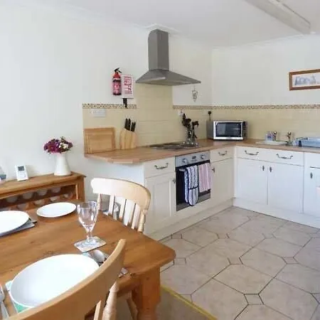 Pear Tree House Nocleg ze śniadaniem 4*