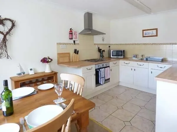 Pear Tree House Bed & Breakfast 4*